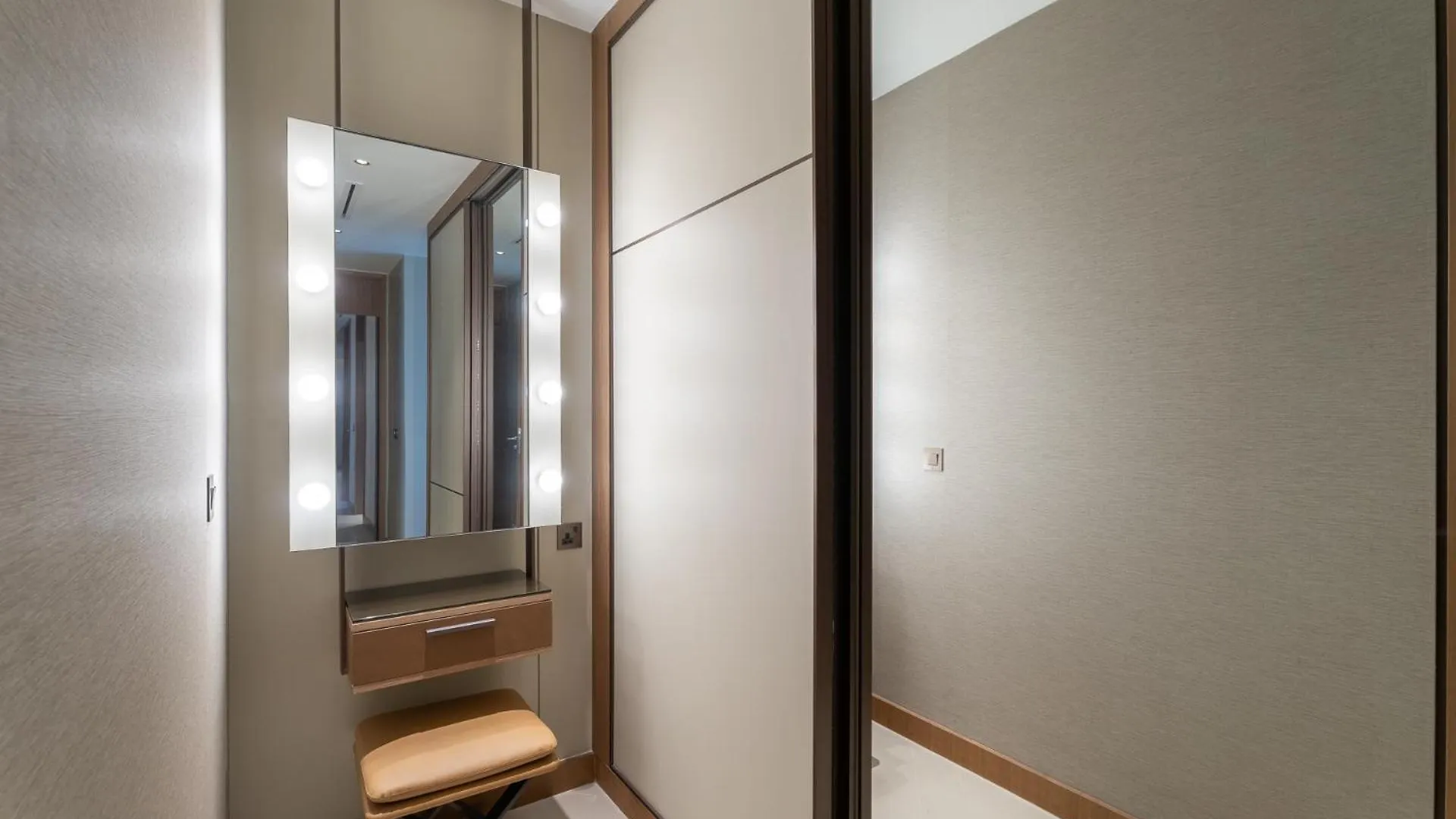 Nasma Luxury Stays - The Height Of Luxury In This 3Br With Burj Views Dubai 0*,  United Arab Emirates